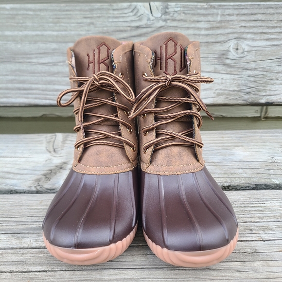 NWOT Marleylilly Brown Monogrammed Duck Boots Size 6 - Picture 2 of 6